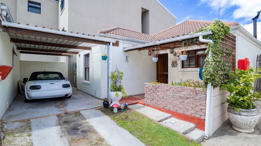 3 Bedroom Property for Sale in Wynberg Western Cape